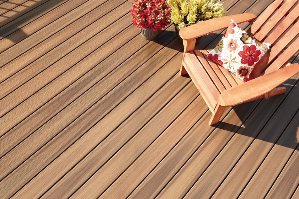 Pose d’une terrasse en bois sur plots PVC